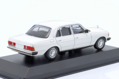 1/43 MINICHAMPS - MERCEDES BENZ - E-CLASS 230E (W123) 1982