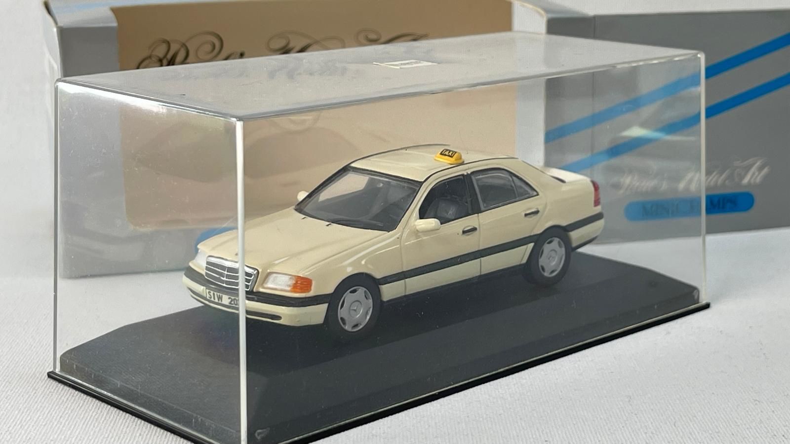 MINICHAMPS - MERCEDES BENZ - C200 D TAKSI