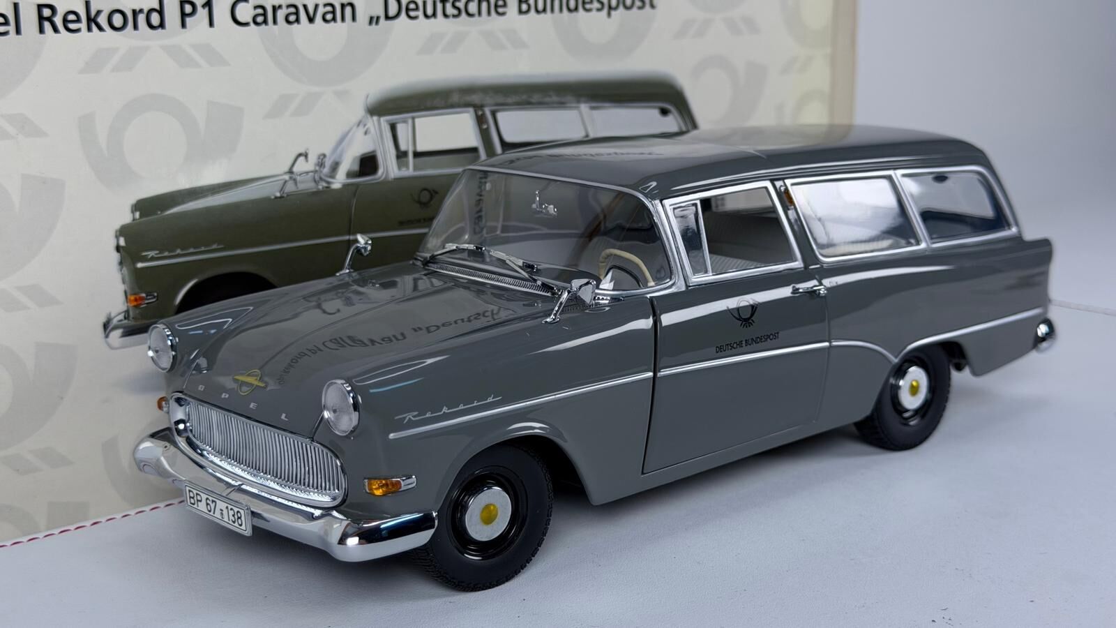 1:18 Minichamps Opel Rekord P1 Caravan german postal service dark green