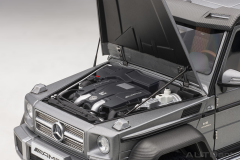 1/18 AUTOART - MERCEDES BENZ - G-CLASS G63 V8 AMG 6X6 2013