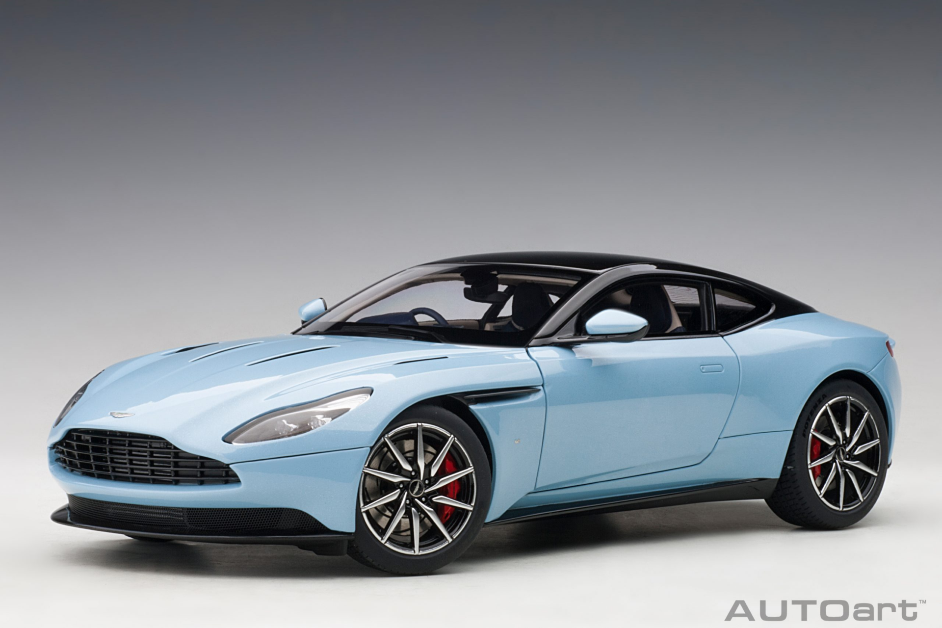 1/18 AUTOart Aston Martin DB11 (Q Frosted Glass Blue)