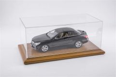Atlantic Case 10067 Molsheim 1/8 ölçek Ahşap Tabanlı Sergileme Ünitesi. Renk Ceviz
