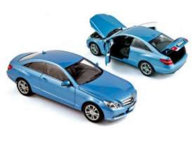 2009 Mercedes E500 Coupe, blue