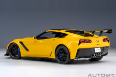 1/18 AUTOart Chevrolet Corvette C7 ZR1 (Corvette Racing Yellow Tintcoat) - 71278