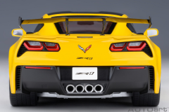 1/18 AUTOart Chevrolet Corvette C7 ZR1 (Corvette Racing Yellow Tintcoat) - 71278