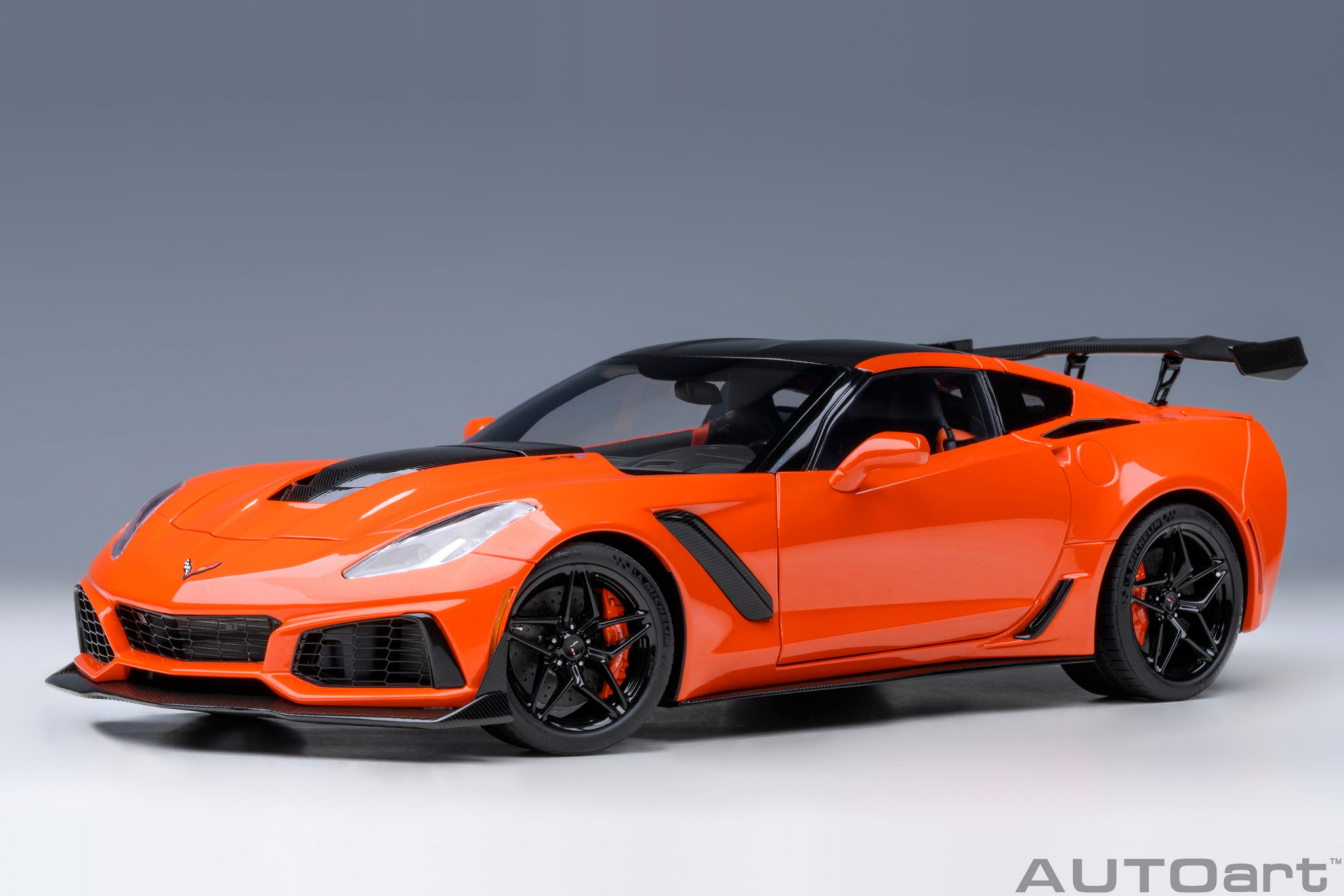 1/18 AUTOart Chevrolet Corvette C7 ZR1 (Sebring Orange Tintcoat) - 71279