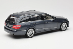 1/18 Minichamps Mercedes E Class S212 T Model Tenorit Gray Metallic