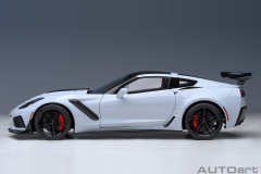 1/18 AUTOart Chevrolet Corvette C7 ZR1 (Ceramic Matrix Grey Metallic) - 71277