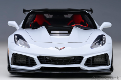 1/18 AUTOart Chevrolet Corvette C7 ZR1 (Ceramic Matrix Grey Metallic) - 71277