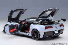 1/18 AUTOart Chevrolet Corvette C7 ZR1 (Ceramic Matrix Grey Metallic) - 71277
