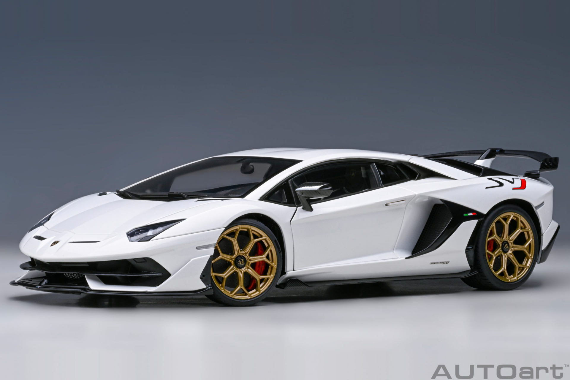 1/18 AUTOart Lamborghini Aventador SVJ (Bianco Asopo)