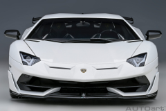 1/18 AUTOart Lamborghini Aventador SVJ (Bianco Asopo)