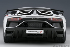 1/18 AUTOart Lamborghini Aventador SVJ (Bianco Asopo)