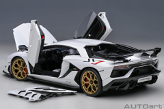 1/18 AUTOart Lamborghini Aventador SVJ (Bianco Asopo)