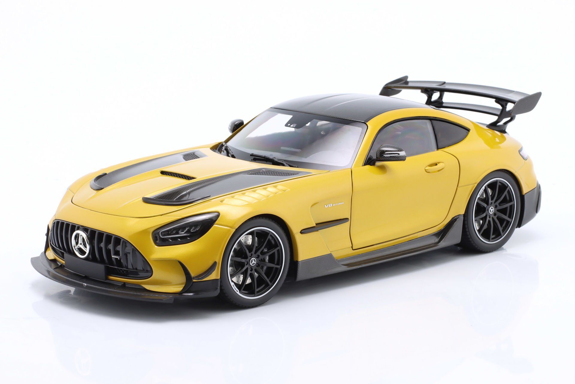MINICHAMPS - MERCEDES BENZ - AMG GT V8 BLACK SERIES 2021