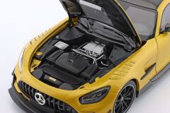 MINICHAMPS - MERCEDES BENZ - AMG GT V8 BLACK SERIES 2021