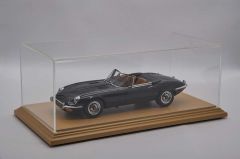 Atlantic Case 10053 Aichi 1/43 ölçek Ahşap Tabanlı Sergileme Ünitesi. Renk Ihlamur