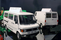 1/18 KK SCALE Mercedes-Benz 208 D bus year 1988 white - KKDC180291
