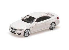 2015 BMW M4, white