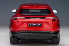 1/18 AUTOart Lamborghini Urus (Rosso Efesto)