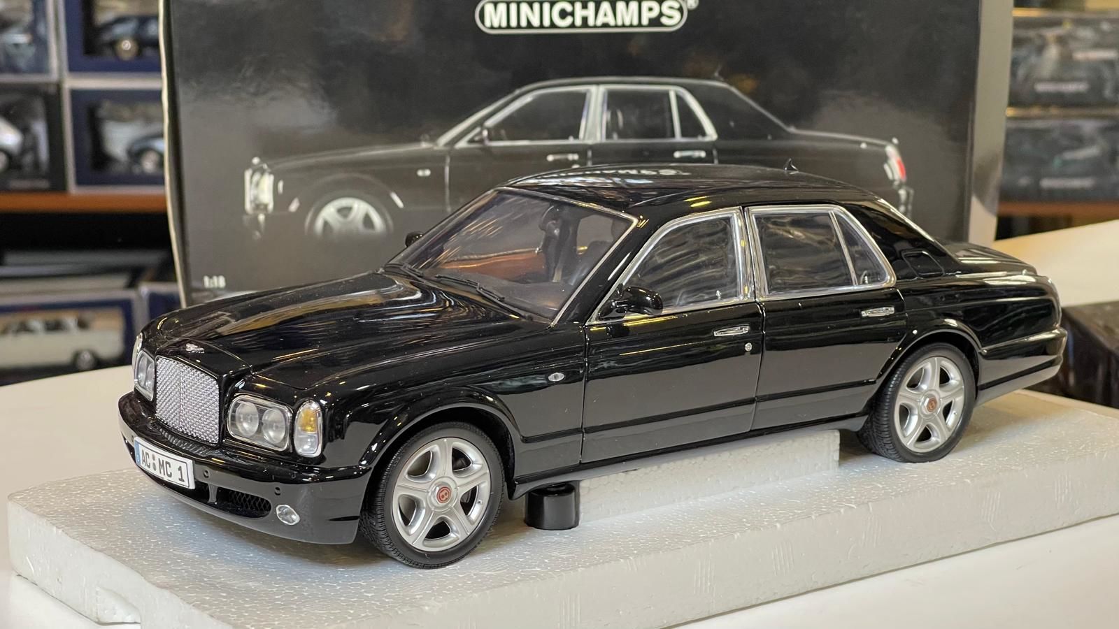 MINICHAMPS - BENTLEY - ARNAGE T 2002