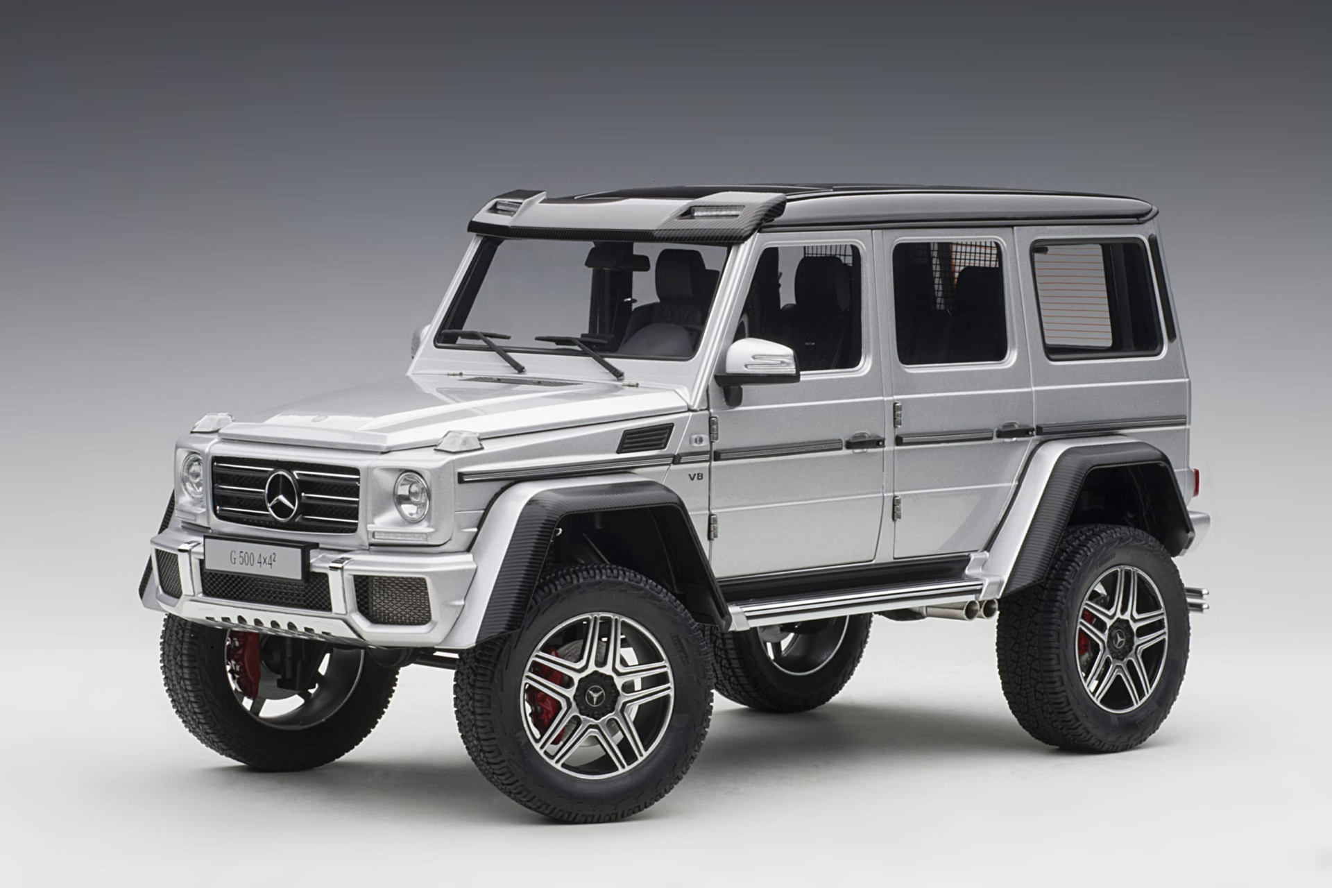 1/18 AUTOart Mercedes-Benz G500 4×4² (Iridium Silver Metallic)