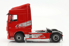 1/18 Premium ClassiXXs DAF XF Space Cab year 2018 red metallic - PCL30211