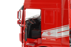 1/18 Premium ClassiXXs DAF XF Space Cab year 2018 red metallic - PCL30211
