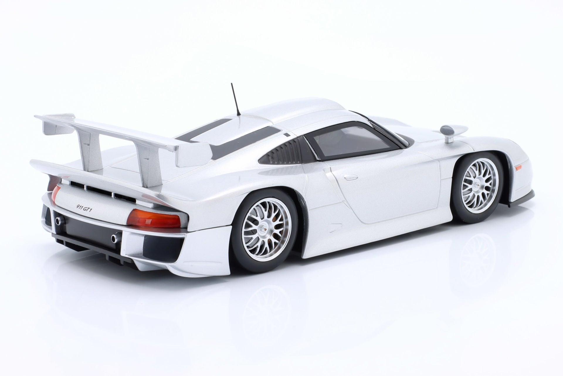 WERK83 Porsche 911 GT1 Plain Body Edition, vit,.. | Köp på (725102871