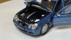 KYOSHO - MERCEDES BENZ - E-CLASS BERLINE (W211)