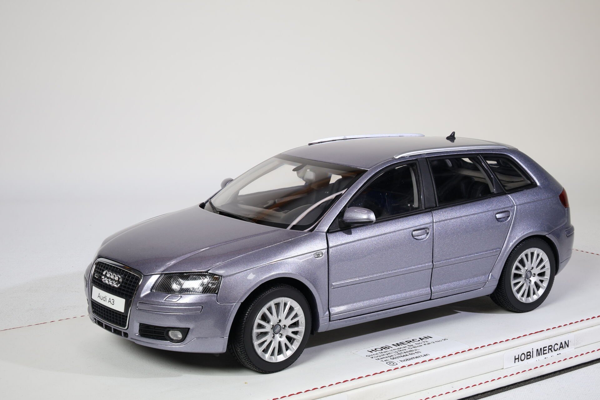 1/18 KYOSHO - AUDI A3 3.2 V6 SPORTBACK 2004