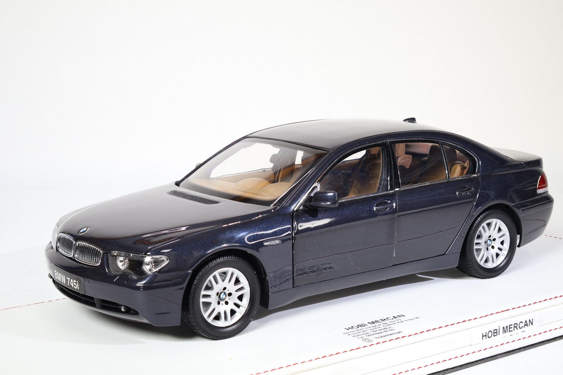 1/18 KYOSHO - BMW - 7-SERIES 745i 2005