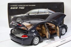1/18 KYOSHO - BMW - 7-SERIES 745i 2005