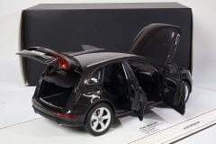 1/18 KYOSHO - AUDI - Q5 4-DOOR MY 2013