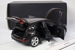 1/18 KYOSHO - AUDI - Q5 4-DOOR MY 2013