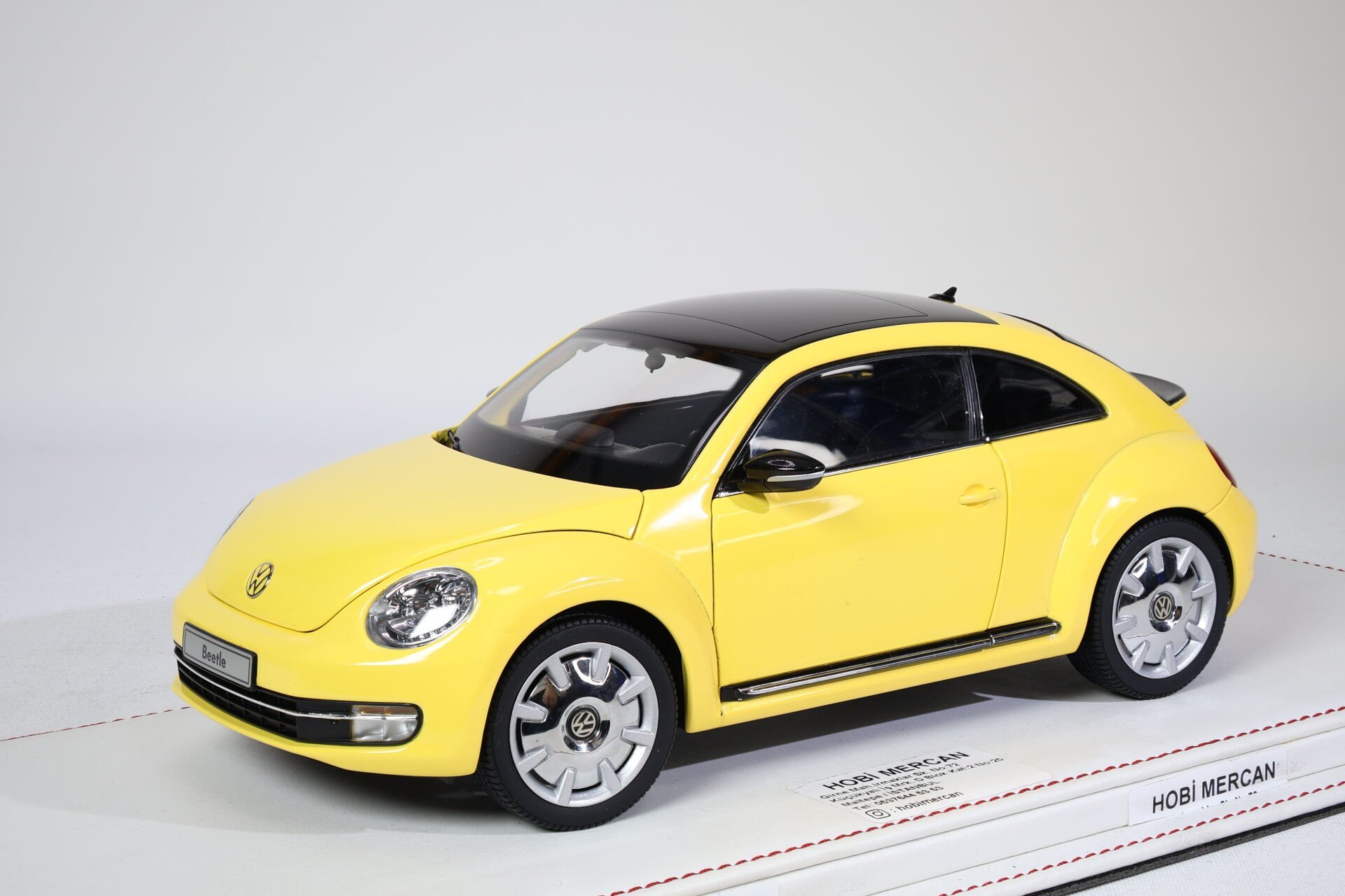 1/18 KYOSHO - VOLKSWAGEN - BEETLE 2012