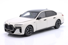 Ön Sipariş - 1/18 Minichamps BMW i7 M70 (G70) - 110023702