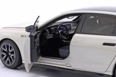 Ön Sipariş - 1/18 Minichamps BMW i7 M70 (G70) - 110023702
