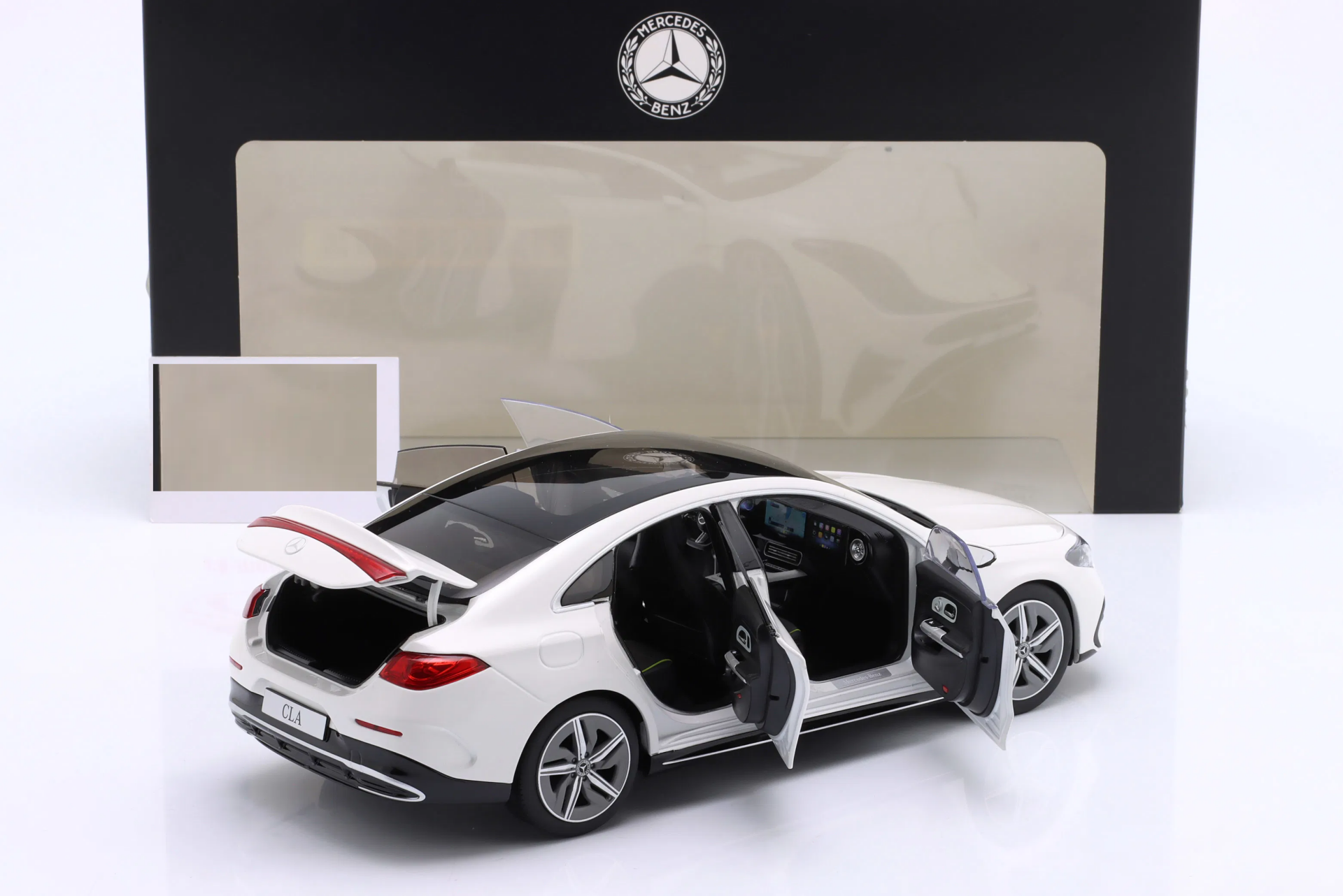Modèle Réduit Mercedes-Benz CLA Coupé 2025 Gris Alpin 1:18 NZG - Métal, 6 Ouvrants, Neuf - Fabriqué En Chine