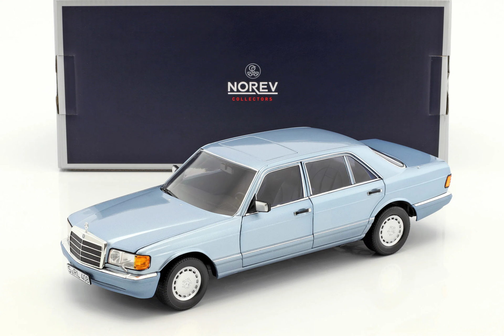 1/18 NOREV Mercedes-Benz 560 SEL (W126) year 1991 pearl blue metallic
