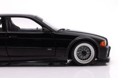 Ön Sipariş - 1/18 WERK83 BMW M3 E36 GTR Plain Body Version black - W18051002