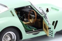 CMC - FERRARI 250 GTO ch.3505 RHD N 15 COUPE STIRLING MOSS 1962 LIGHT GREEN