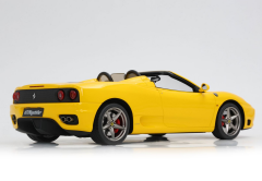 Ön Sipariş - 1/18 BBR Ferrari 360 Modena Spider automatic gear Giallo Modena - Black - italian stripe - challenge back grid