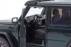Ön Sipariş - 1/18 iScale Mercedes-Benz AMG G63 (W463) 4x4 2022 emerald green metallic - 180056