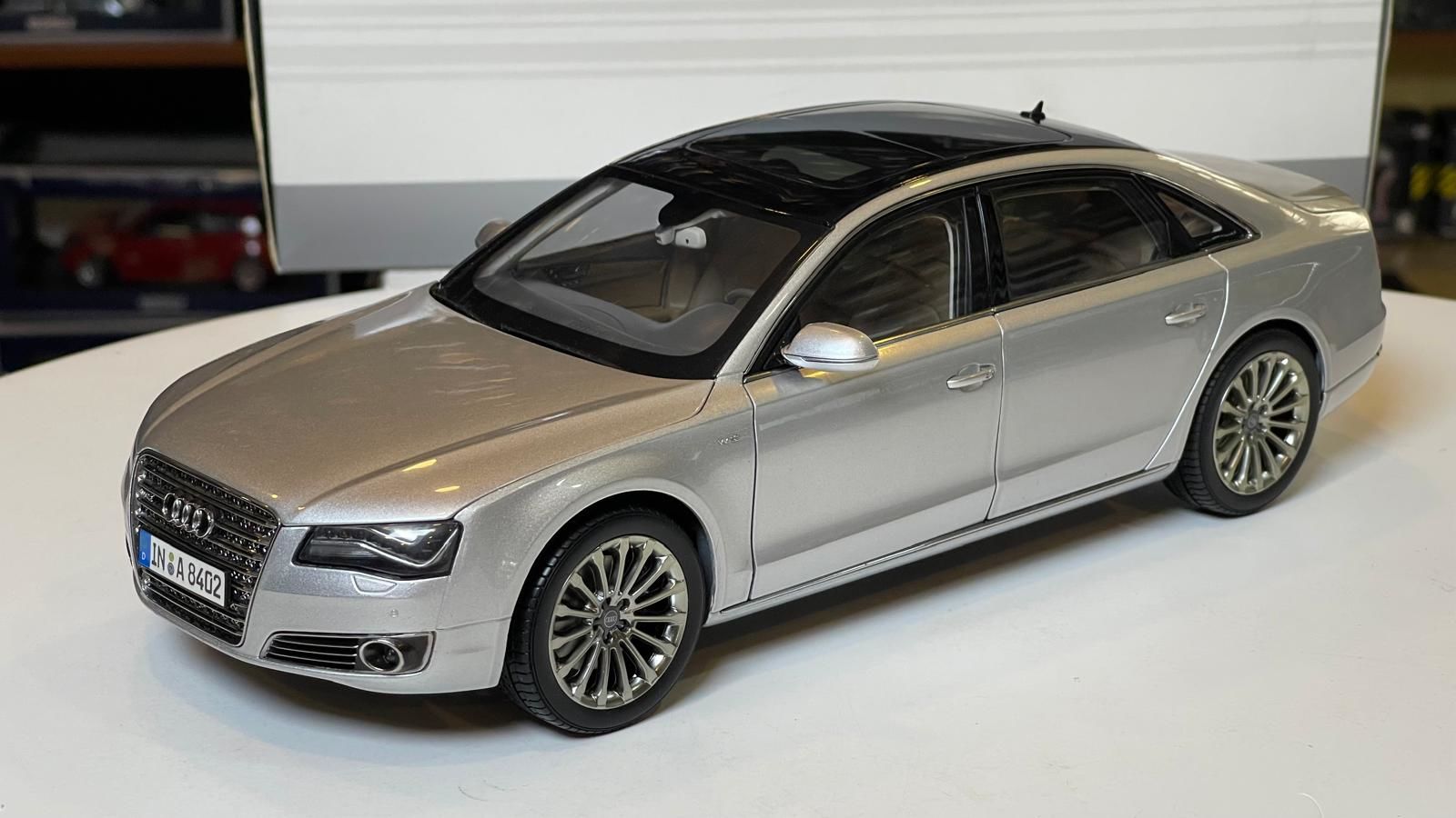 KYOSHO - AUDI - A8 L W12 2010