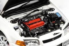 1/18 MOTORHELIX - MITSUBISHI - LANCER EVO VI GSR T.M.E. TOMMY MAKINEN EDITION 2000