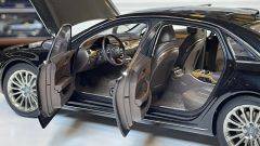 KYOSHO - AUDI - A8 L W12 2010