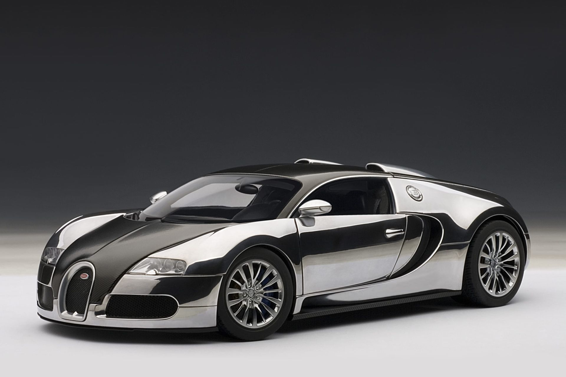 AUTOART - BUGATTI - VEYRON 16.4 PUR SANG - 2009 - SIGNATURE COLLECTION