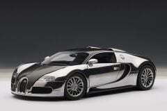 AUTOART - BUGATTI - VEYRON 16.4 PUR SANG - 2009 - SIGNATURE COLLECTION
