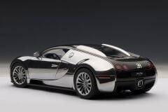 AUTOART - BUGATTI - VEYRON 16.4 PUR SANG - 2009 - SIGNATURE COLLECTION